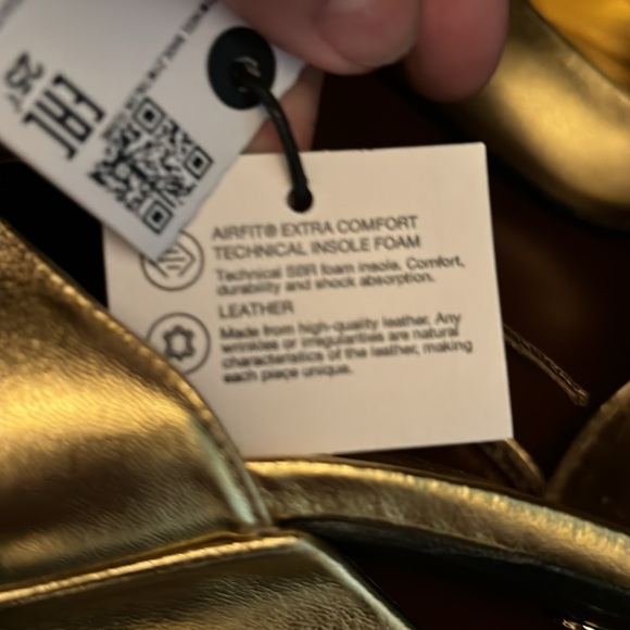 NWT Zara Collection Gold Pointed Toe High Heels with double strap/buckle.Size 36 - Picture 9 of 9